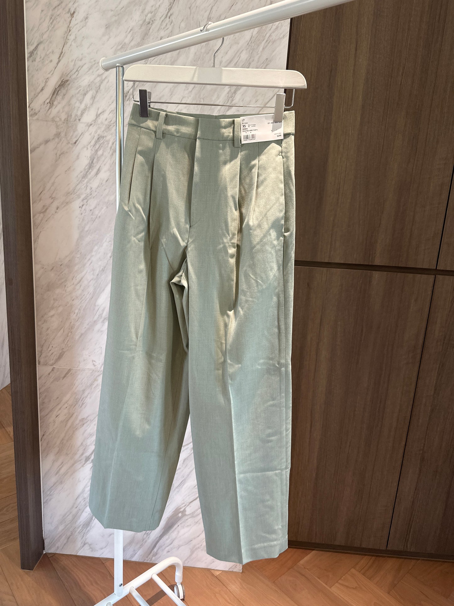 Uniqlo Green Dress Pants (XS)